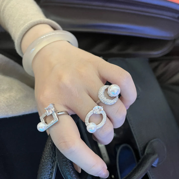 Inlaid with diamonds pearls moon rings for women high-end fashion light luxury square rings choice banquet jewelry gifts