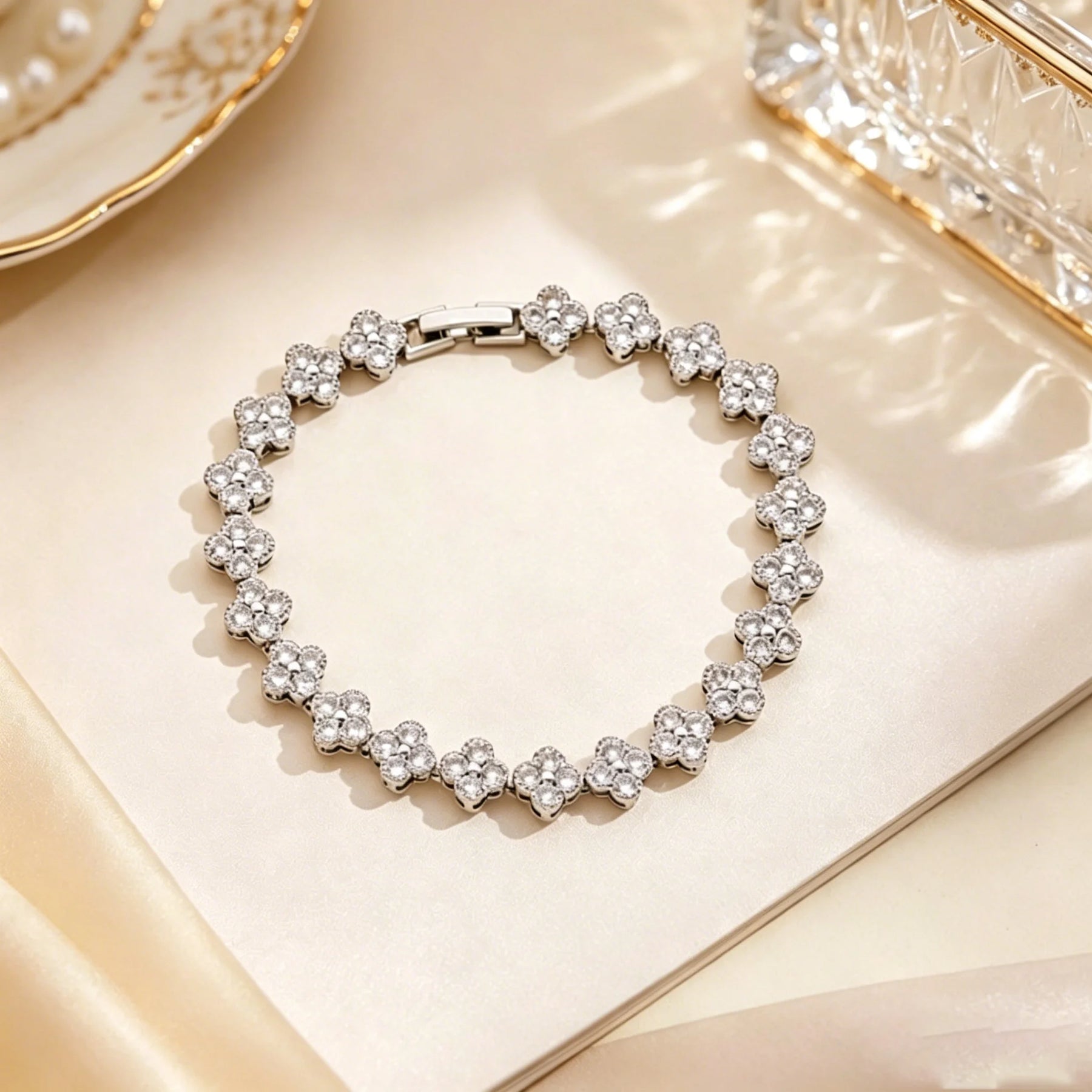 Colorful Zircon Lucky Four-Leaf Flower Bracelet for Women Flower CZ Stone Gold Plated Tennis Bracelet Fragrance Jewelry