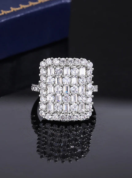 Luxurious 925 Sterling Silver Ring for Women Stylish Party Jewelry Full of Diamond Zircon Rings Engagement Rings Classic Gifts