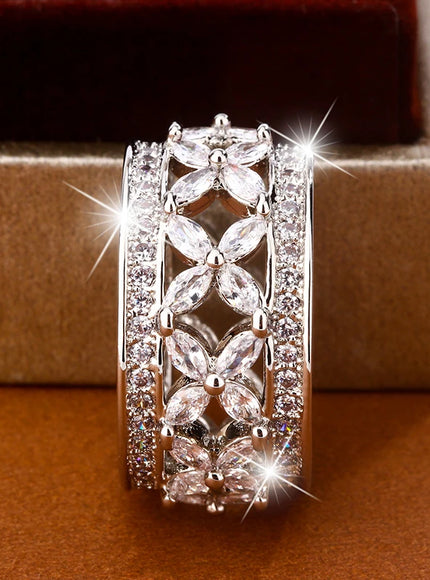 KissIcon Hollow Zircon Ring For Women Geometric Shine Gift