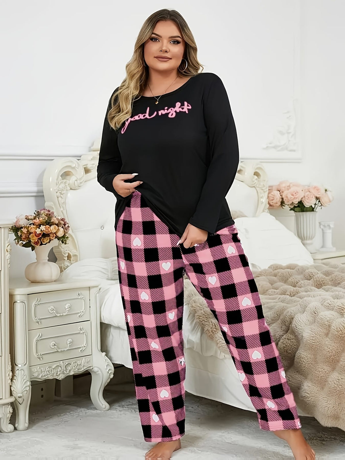 jkthpu-45 A Pajama Set Featuring a Long-Sleeve Crew Neck
