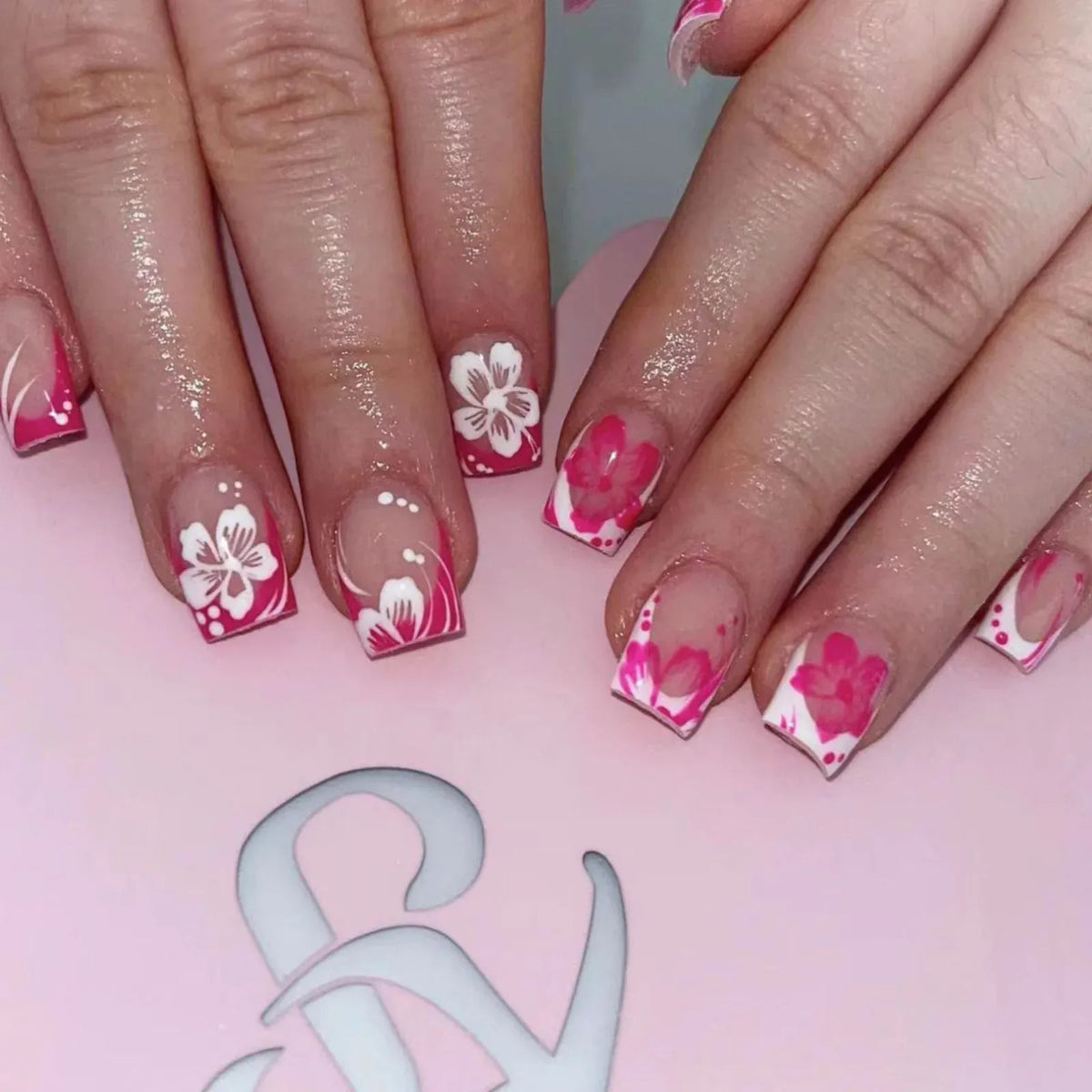 KissICON AA89 KissIcon Short Almond Press-On Nails Floral Tip -