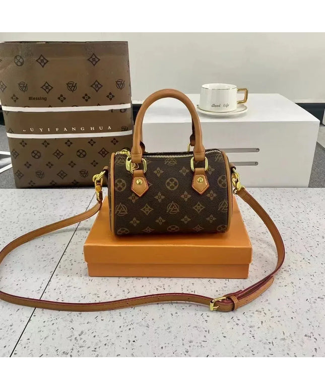 KissICON Apricot edge / Length 19 width 11 height 13 Louis Mini Pillow Boston Crossbody