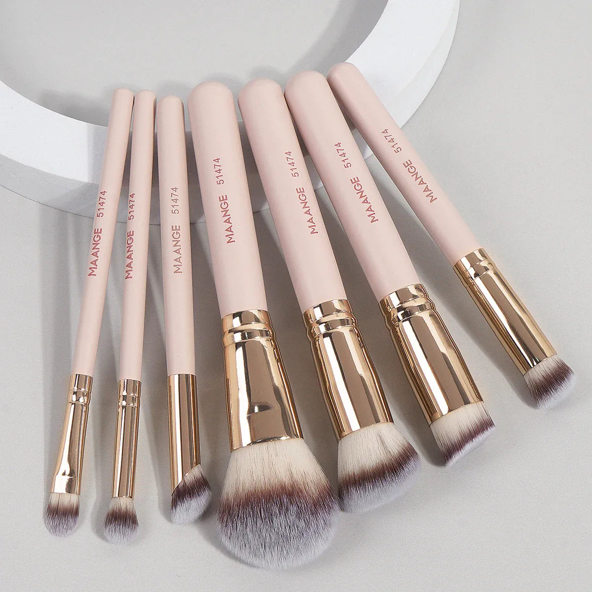 KissICON Apricot Maange Seven Piece Makeup Brush Set Bristles -