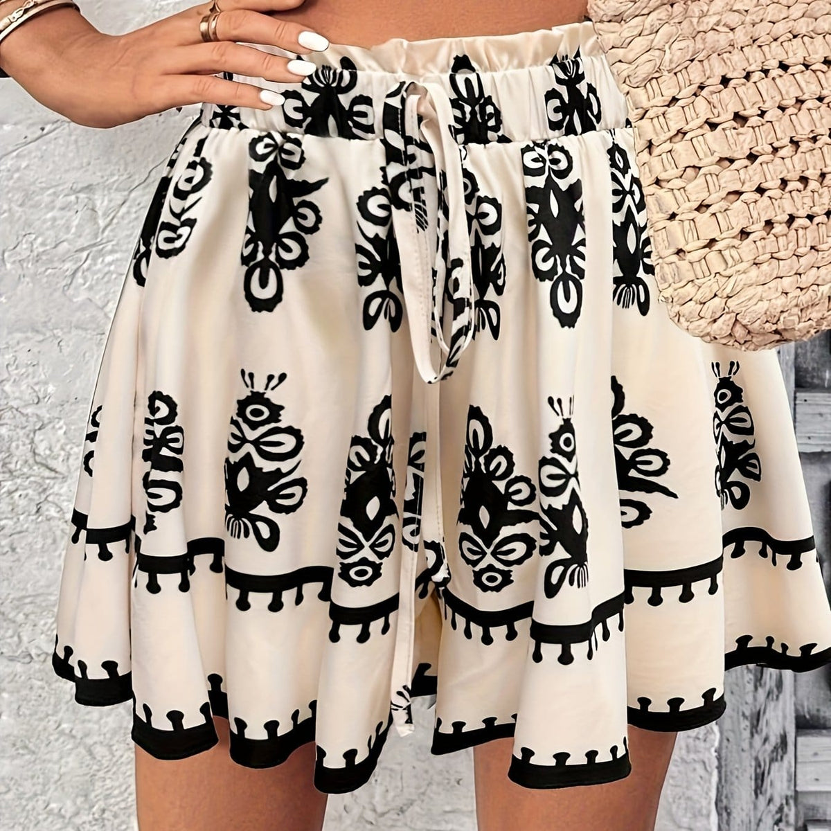 jkthpu-45 Apricot / UK 24 Chic Plus Size Vacation Shorts with Bold AllOver Print