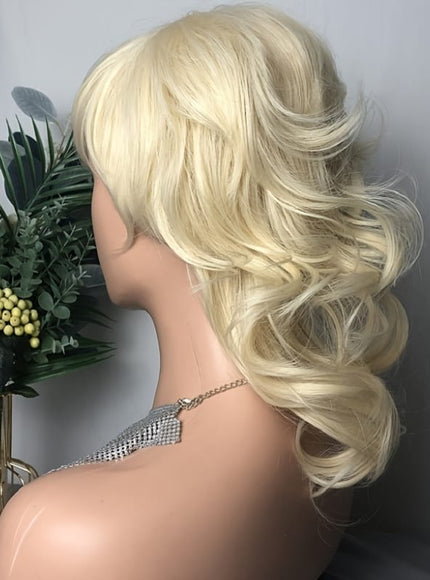 KissICON As The Picture-4 / 18inch Kissicon Chic Mullet Pixie Wig Flattering Wave Ring