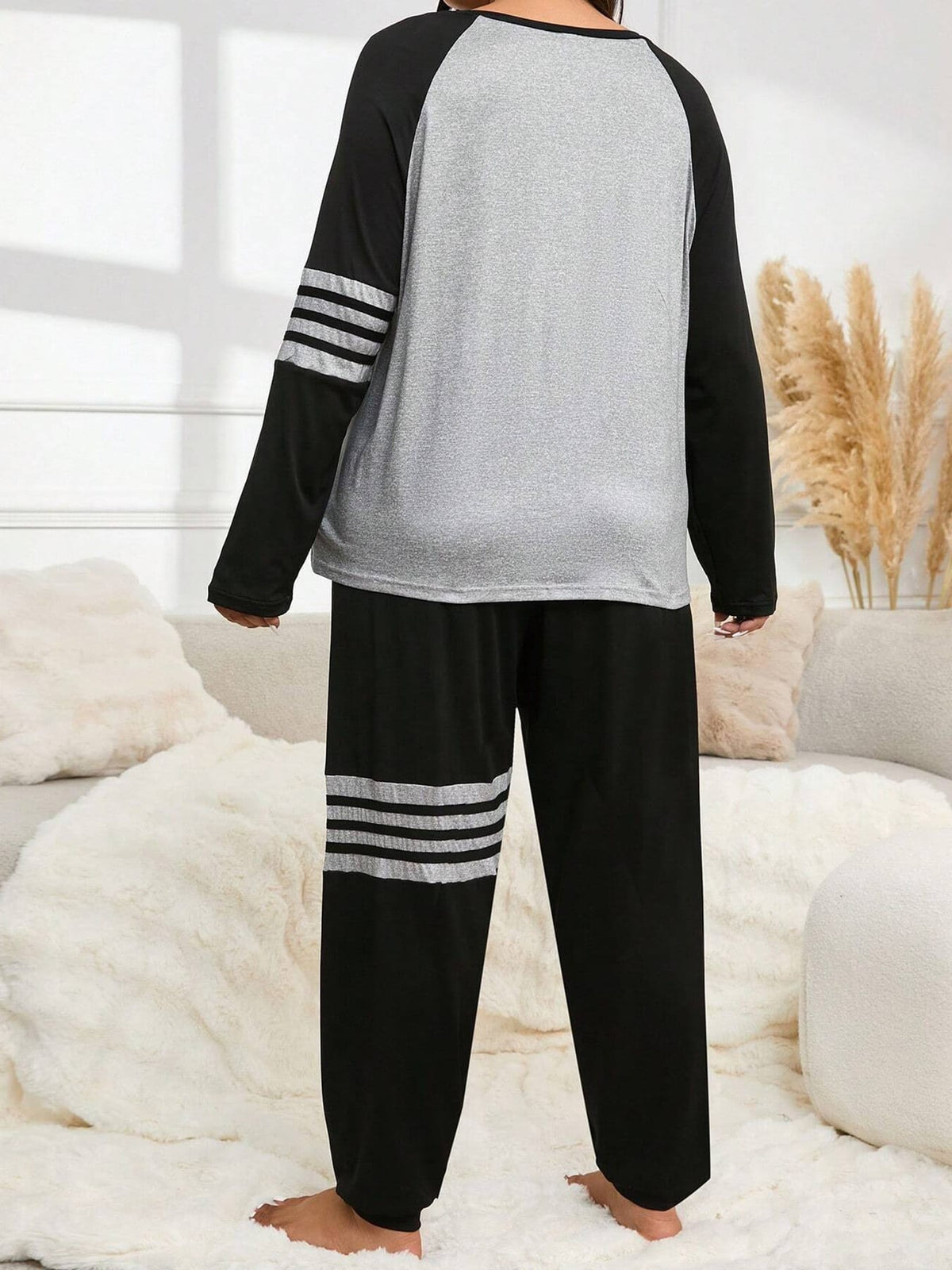 jkthpu-45 Autumn and Winter Women's Casual Striped Gray-Black Oversized