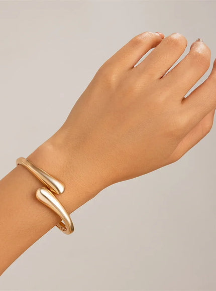 KissICON Bangle-Golden / CHINA Kissicon Wide Metal Bangle Ring – Gold Silver Cuff