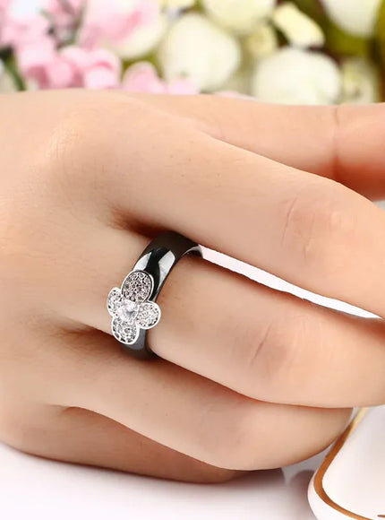 KissICON Bee Ring – Ceramic Crystal CZ