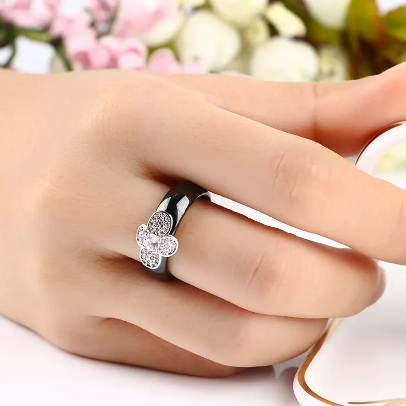 KissICON Bee Ring – Ceramic Crystal CZ