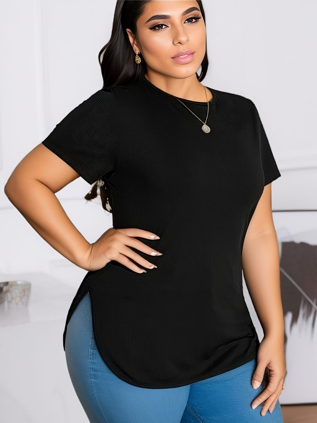 KissICON BESTIE Women's Plus Size Curve-Fit Short Sleeve T-Shirt - Black Round Neck Stretchy Top, Machine Washable All-Season Casual & Dressy Shirt for Casual Attire, Ladies Tshirts, Versatile Fashion, Nontransparent Fabric