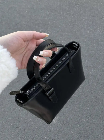 KissICON black / 24.5x14.2x9cm Chic Contemporary Mini Tote – Spring-summer Women's