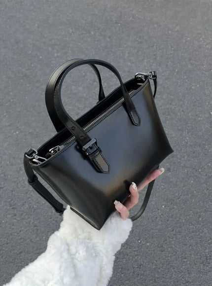 KissICON black / 24.5x14.2x9cm Chic Contemporary Mini Tote – Spring-summer Women's