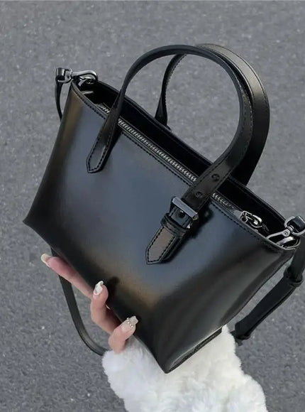 KissICON black / 24.5x14.2x9cm Chic Contemporary Mini Tote – Spring-summer Women's
