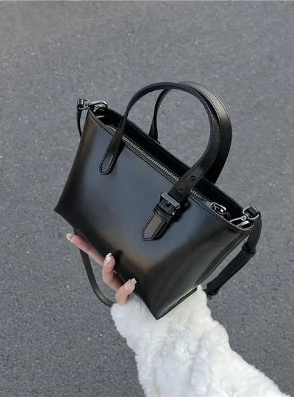 KissICON black / 24.5x14.2x9cm Chic Contemporary Mini Tote – Spring-summer Women's