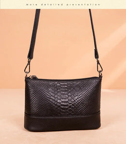 KissICON black Handbag – Leather Crocodile Pattern