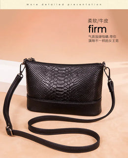 KissICON black Handbag – Leather Crocodile Pattern