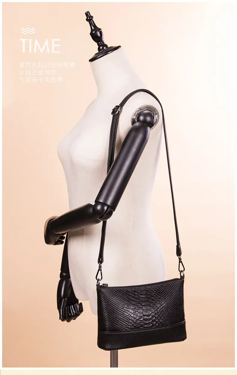 KissICON black Handbag – Leather Crocodile Pattern