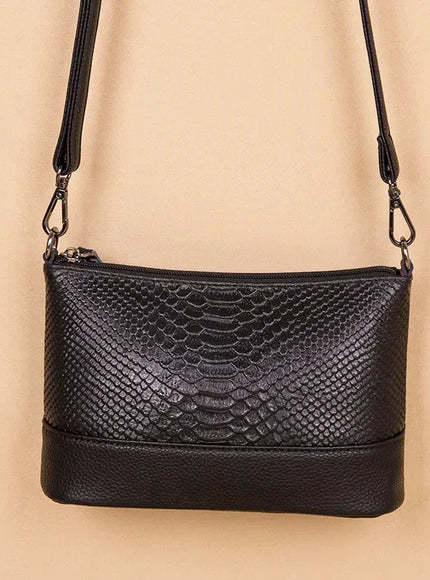 KissICON black Handbag – Leather Crocodile Pattern