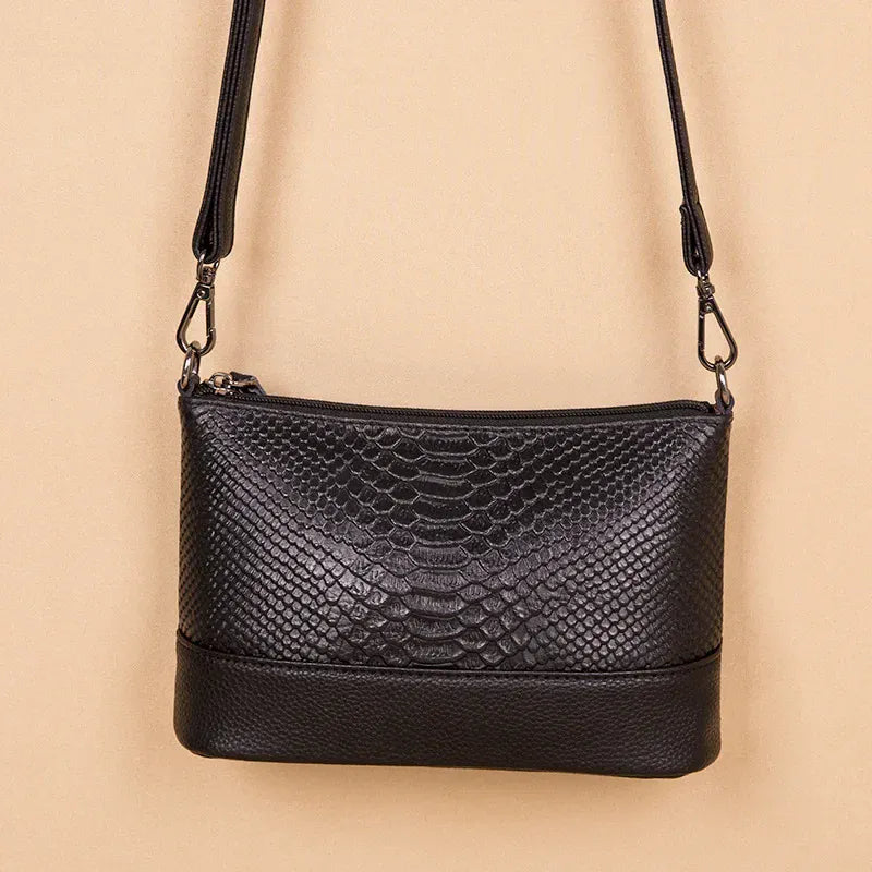 KissICON black Handbag – Leather Crocodile Pattern