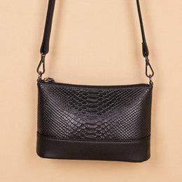 KissICON black Handbag – Leather Crocodile Pattern