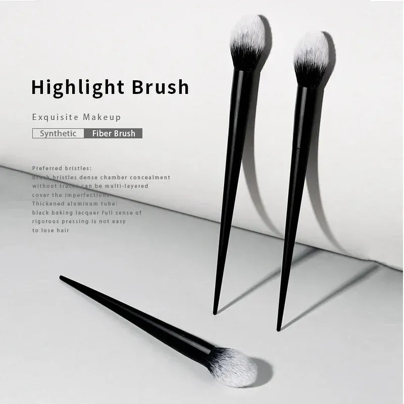 KissICON black KissIcon Makeup Brush 04 Highlight - Soft Fiber