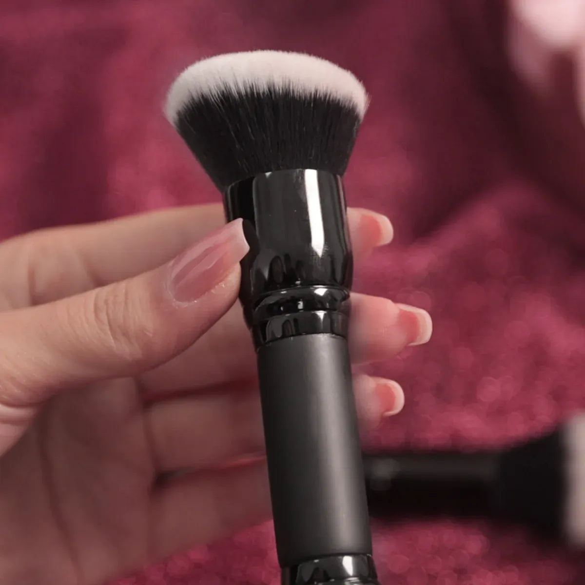 KissICON black KissIcon Round Angled Foundation Brush 10pcs - Blend