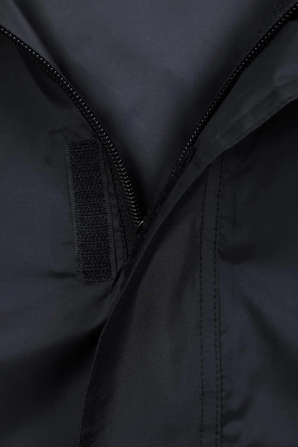 KissICON black / United Kingdom Pakka Mens Lightweight IsoDry Waterproof Packable Raincoat