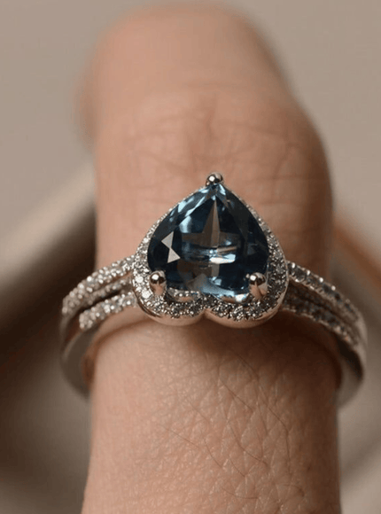 KissICON Blue Heart Zircon Ring For Women - White Gold Finish