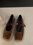 Brown / 34