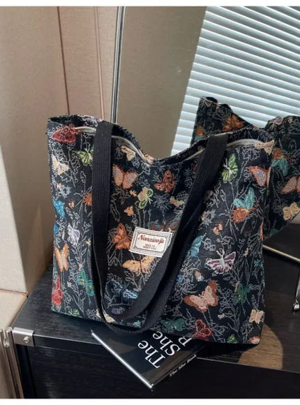KissICON Canvas Tote – Fashionable Work Commuter