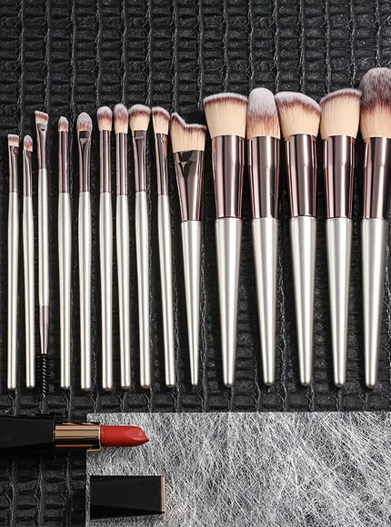 KissICON Champagne Bsmall 18pc Pro Makeup Brush Set