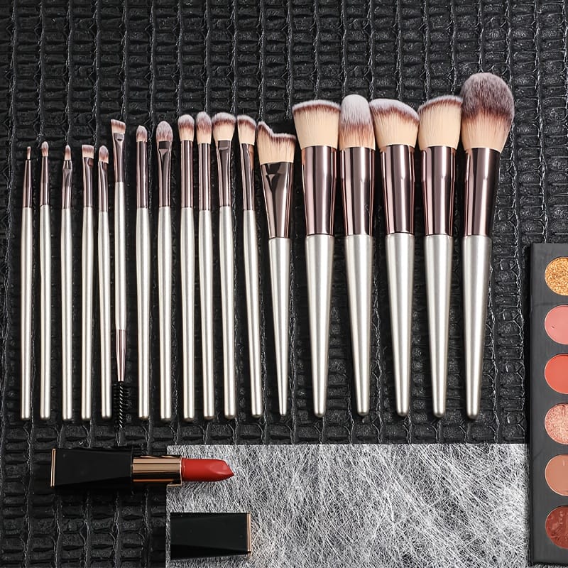 KissICON Champagne Bsmall 18pc Pro Makeup Brush Set