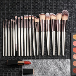 KissICON Champagne Bsmall 18pc Pro Makeup Brush Set