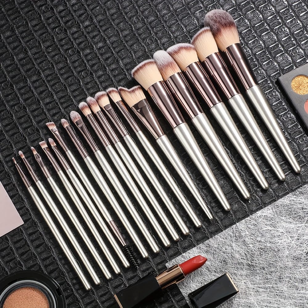 KissICON Champagne Bsmall 18pc Pro Makeup Brush Set – Goldblack