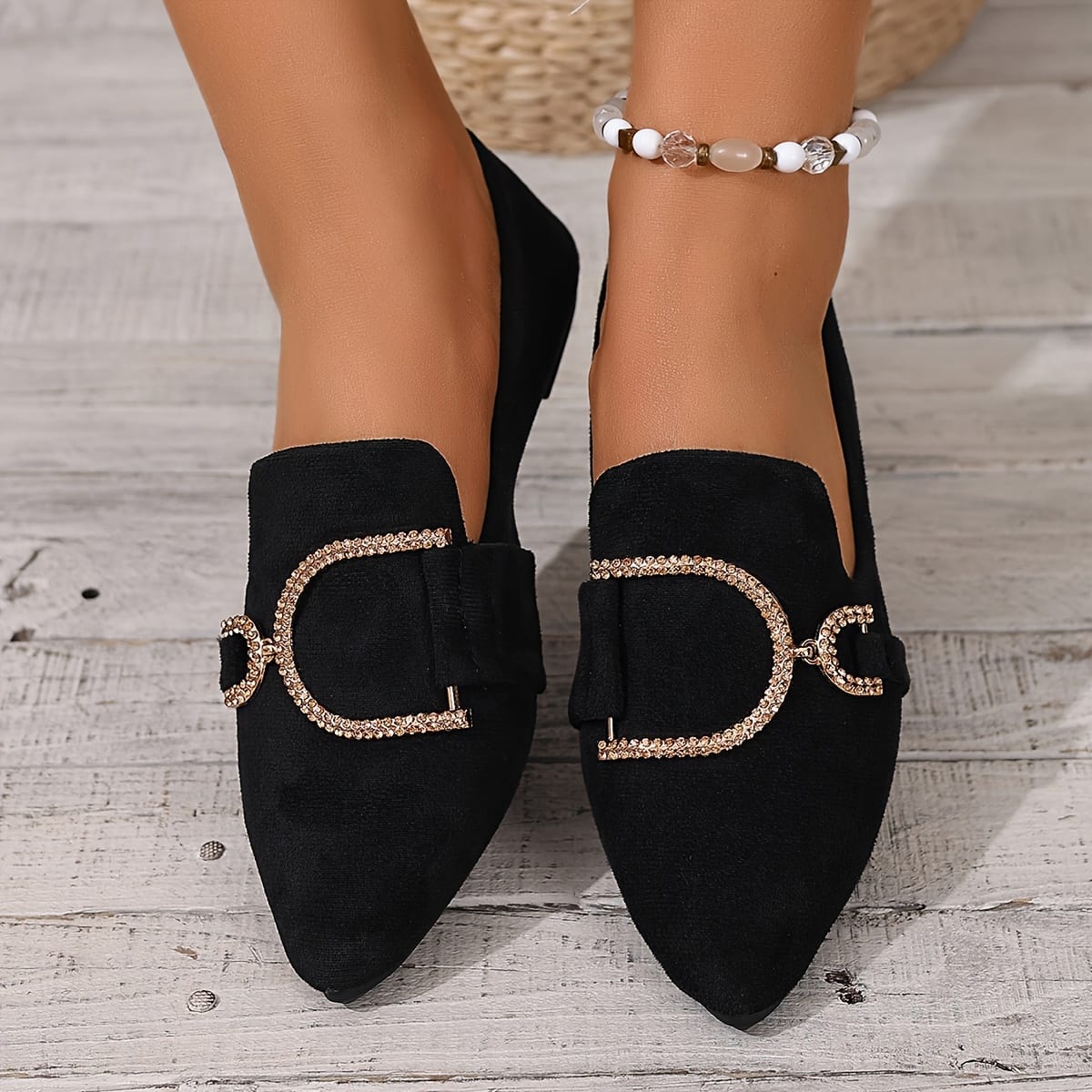 jkthpu-45 Chic Black Pointed Flats with Golden Buckle AllSeason Comfort