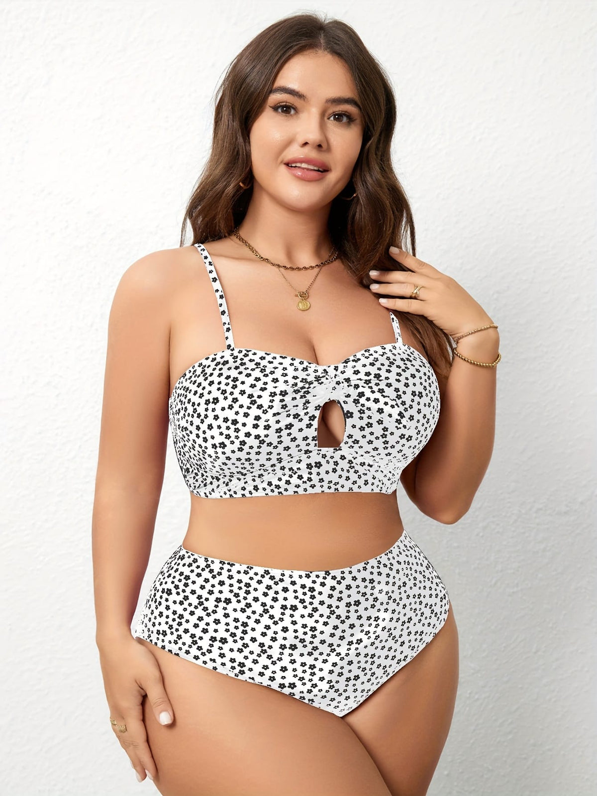 KissICON Chic Curve Threepiece Bikini – Beach