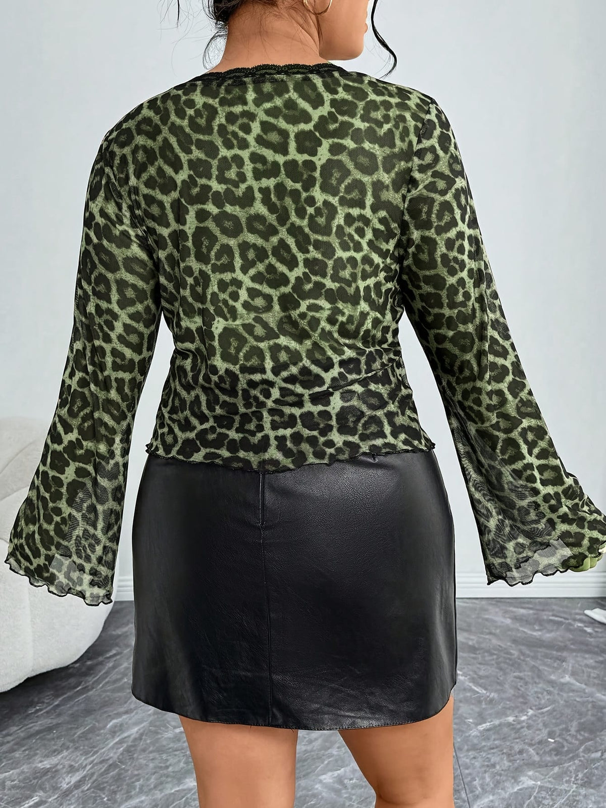 jkthpu-45 Chic Plus Size SemiSheer VNeck Tie Blouse