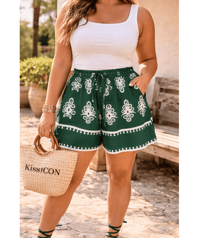 jkthpu-45 Chic Plus Size Vacation Shorts with Bold AllOver Print