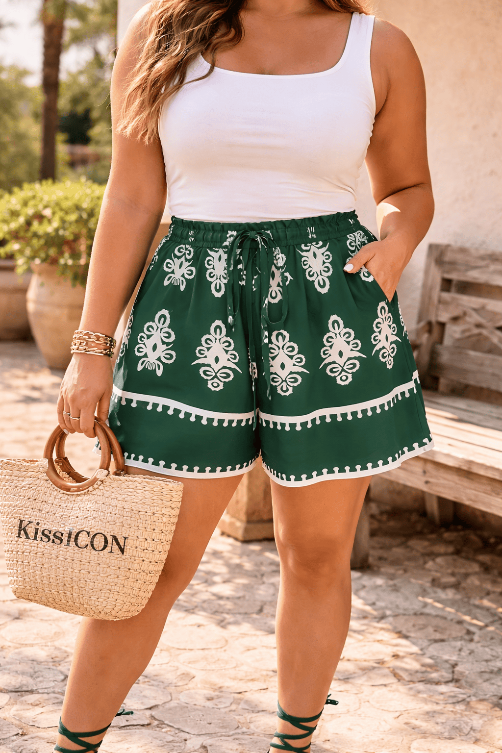 jkthpu-45 Chic Plus Size Vacation Shorts with Bold AllOver Print