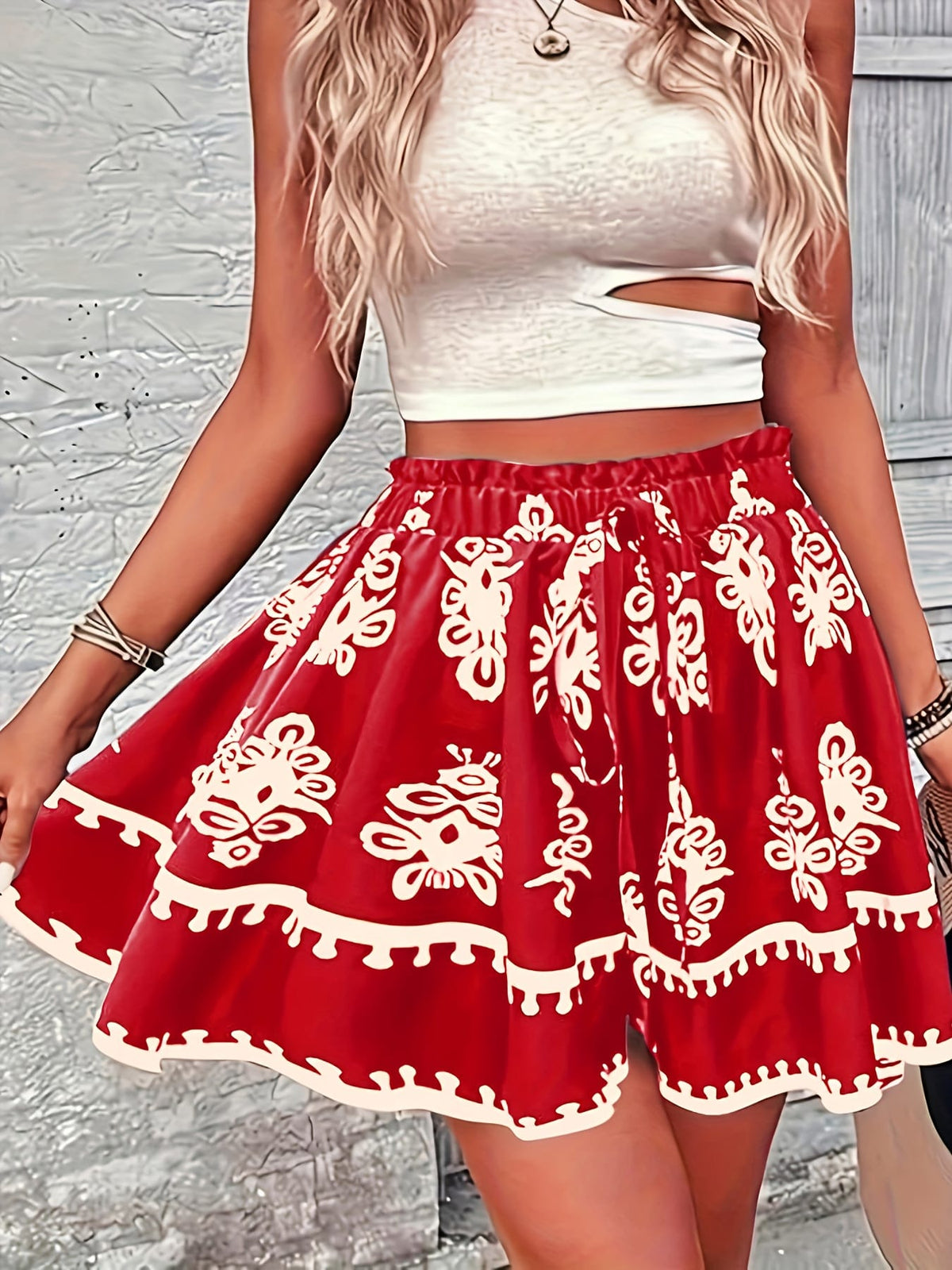 jkthpu-45 Chic Plus Size Vacation Shorts with Bold AllOver Print