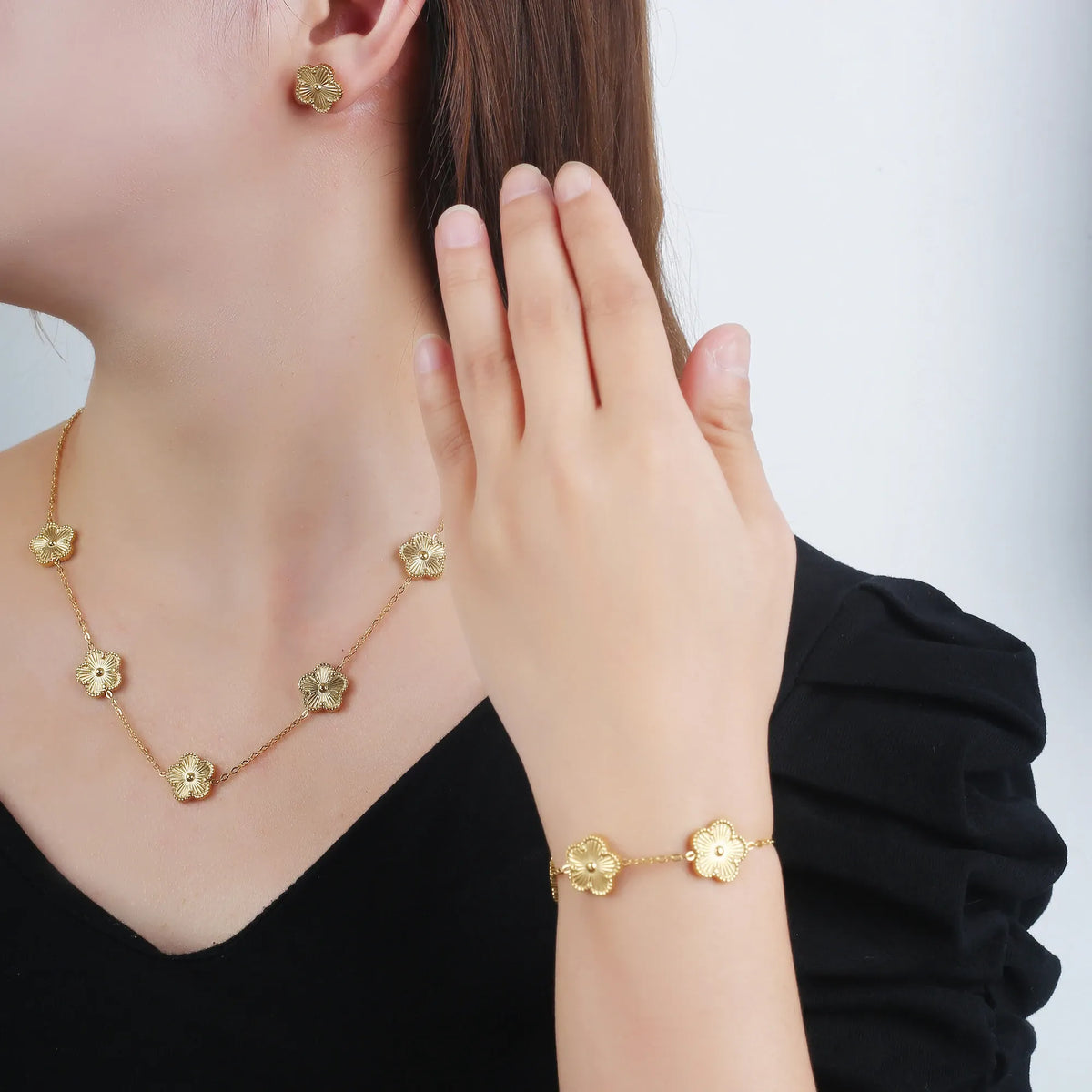 KissICON Classic Stainless Steel Hot Selling Golden Clover Adjustable Bracelet Luxury Five Leaf Flower Bracelet Jewelry For Women Gift