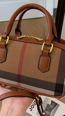 jkthpu-45 Coffee color New Mini Retro Striped Women'S Shoulder Bag, Rectangular Shape, Moderate Volume, Classic Plaid Pattern, with Detachable Strap, for Handbag and Crossbody Use, Perfect Lil