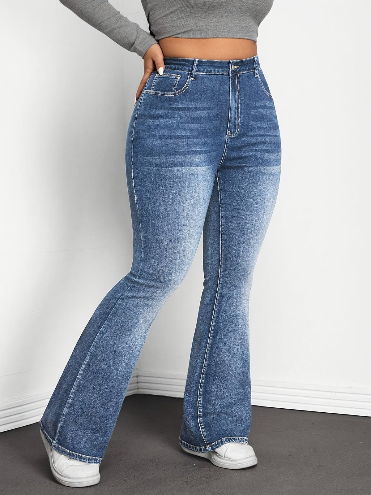 jkthpu-45 Comfortable MidRise Plus Size Flare Jeans  Light Blue Wash