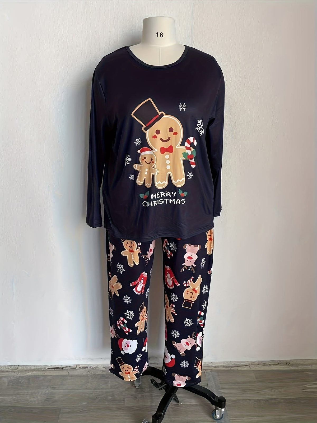 KissICON Cozy Curve Gingerbread Santa Pjs