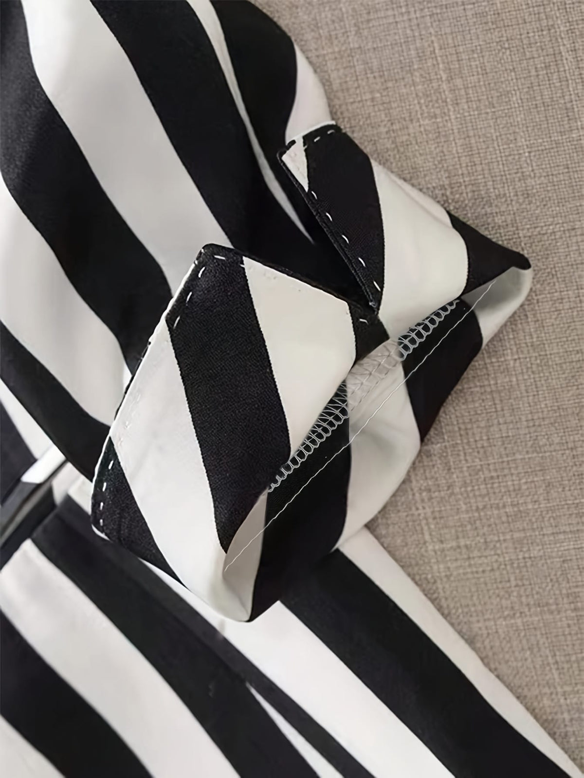 KissICON Curve Black White Stripe Tailored Blazer