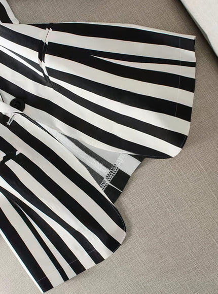 KissICON Curve Black White Stripe Tailored Blazer