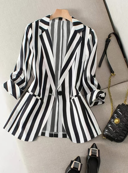 KissICON Curve Black White Stripe Tailored Blazer