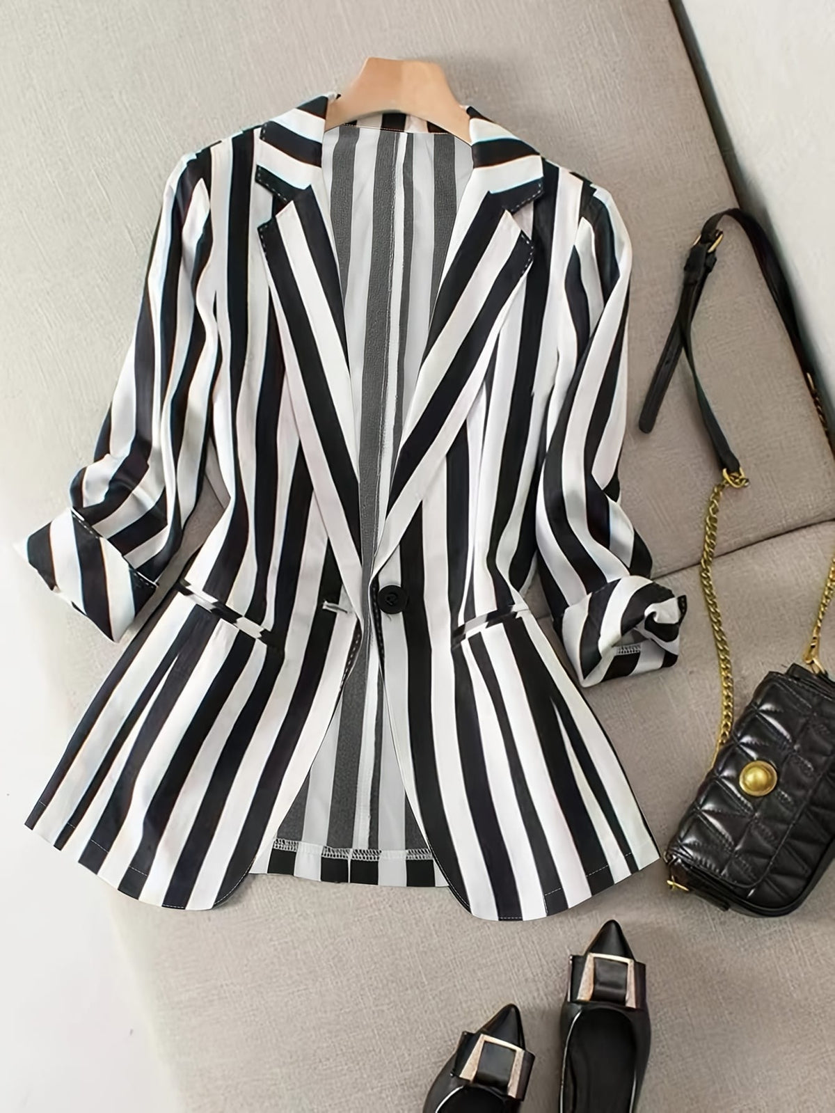 KissICON Curve Black White Stripe Tailored Blazer