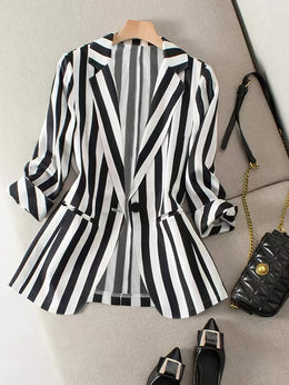 KissICON Curve Black White Stripe Tailored Blazer